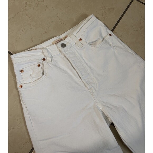Levi's High Rise Jeans White Ribcage Ankle Jeans Size 26x27 Button Zip Fly - Picture 3 of 8